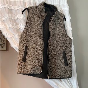 Reversible quilted / Sherpa vest